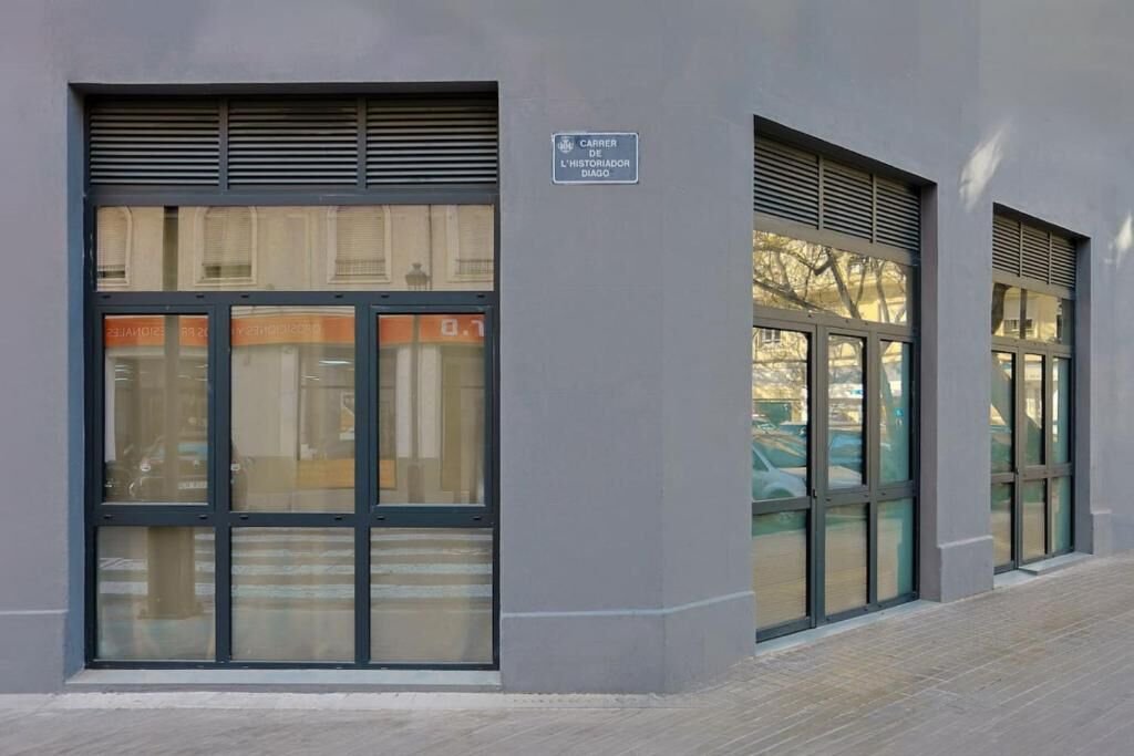 Fachada del edificio en Carrer de l'Historiador Diago