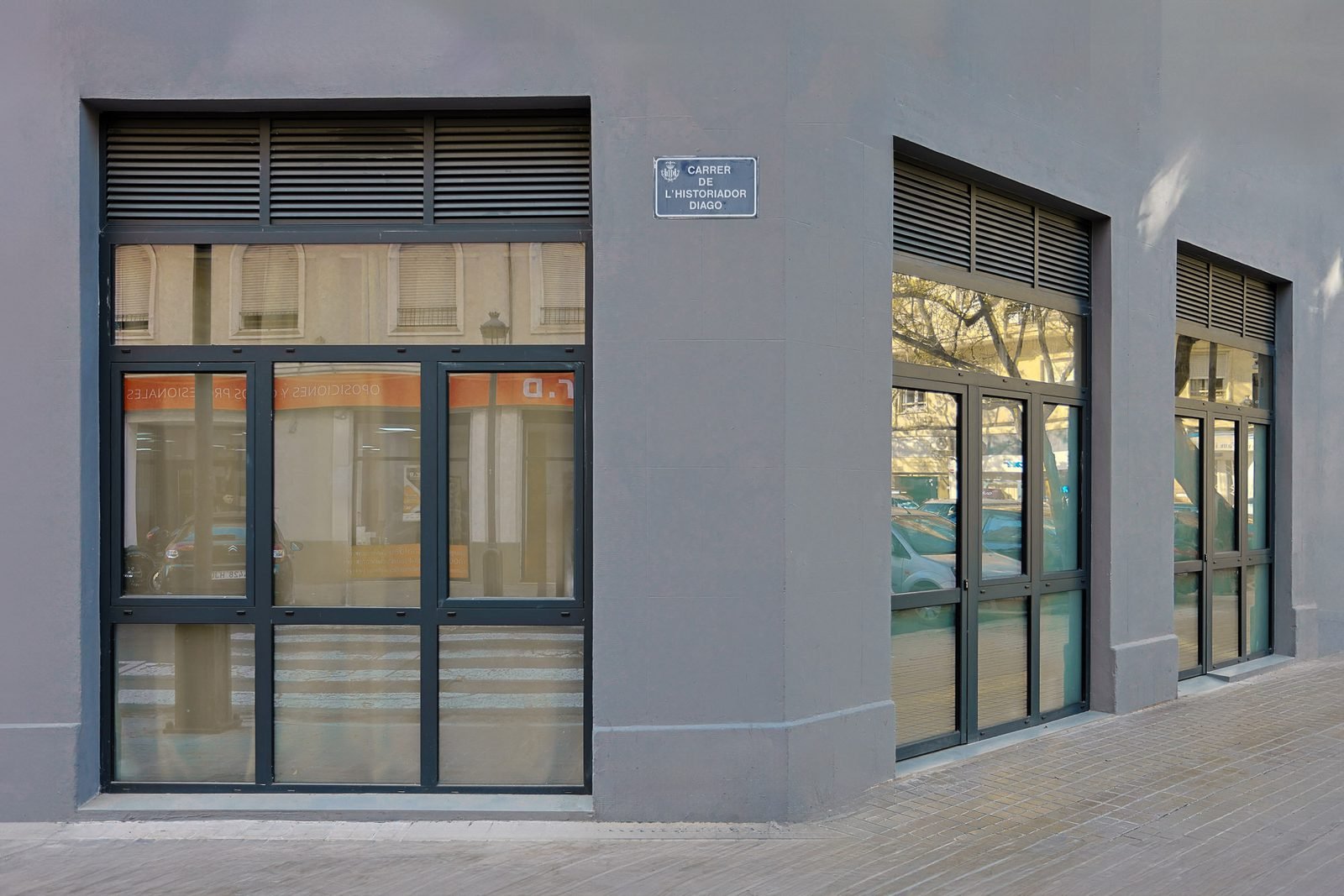 Fachada del edificio en la calle de l'Historiador Diago